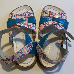 Blue and flower toddler saltwater sandals